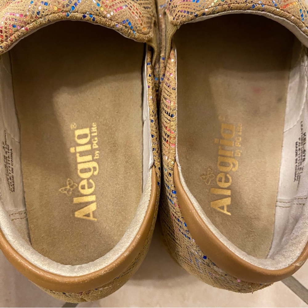Alegria Tan Leather Slip-On Shoes with Multicolor Chevron Detail size 7/7.5 - Picture 9 of 9